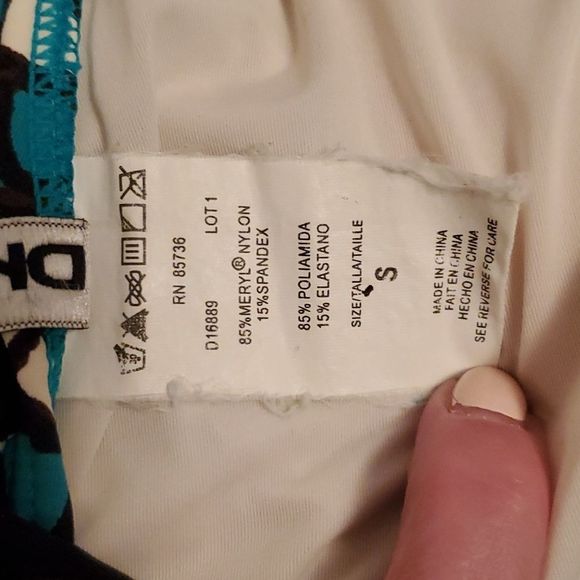 DKNY SWIM top size small halter style tankini * - Picture 6 of 6